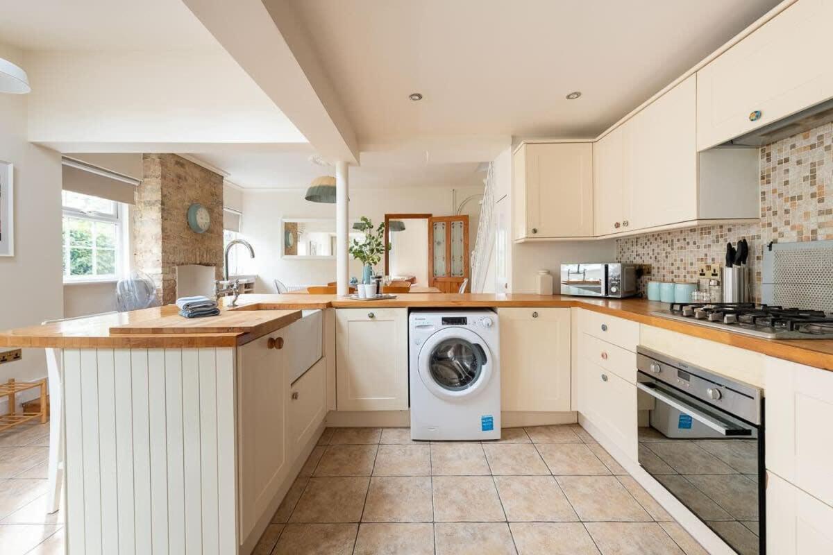 Peaceful Oasis 3 Beds House With Garden And Parking * Cambridge (Cambridgeshire)