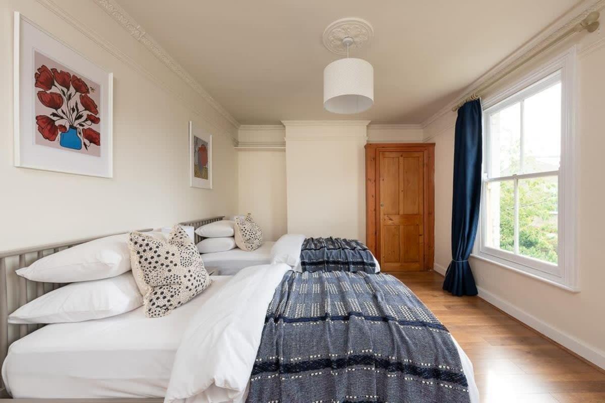 Peaceful Oasis 3 Beds House With Garden And Parking