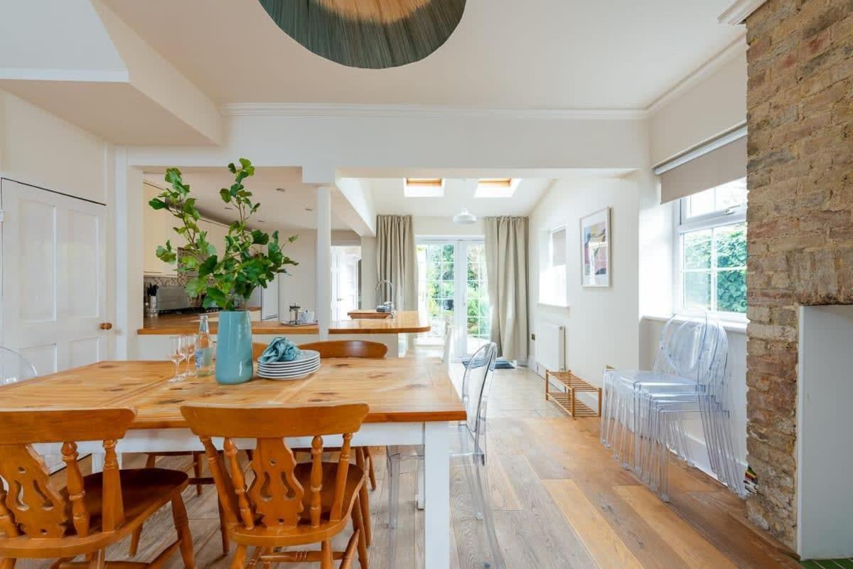 Holiday home Peaceful Oasis 3 Beds House With Garden And Parking